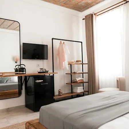 Molo Hotel *