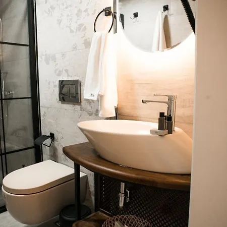 Molo Hotel *